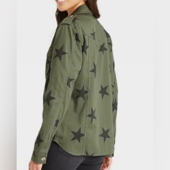Knox Rose Olive Green Printed Star Utility Button-Down Shacket- Size Medium - Picture 2 of 7